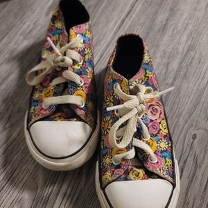 Girls converse all star shoes